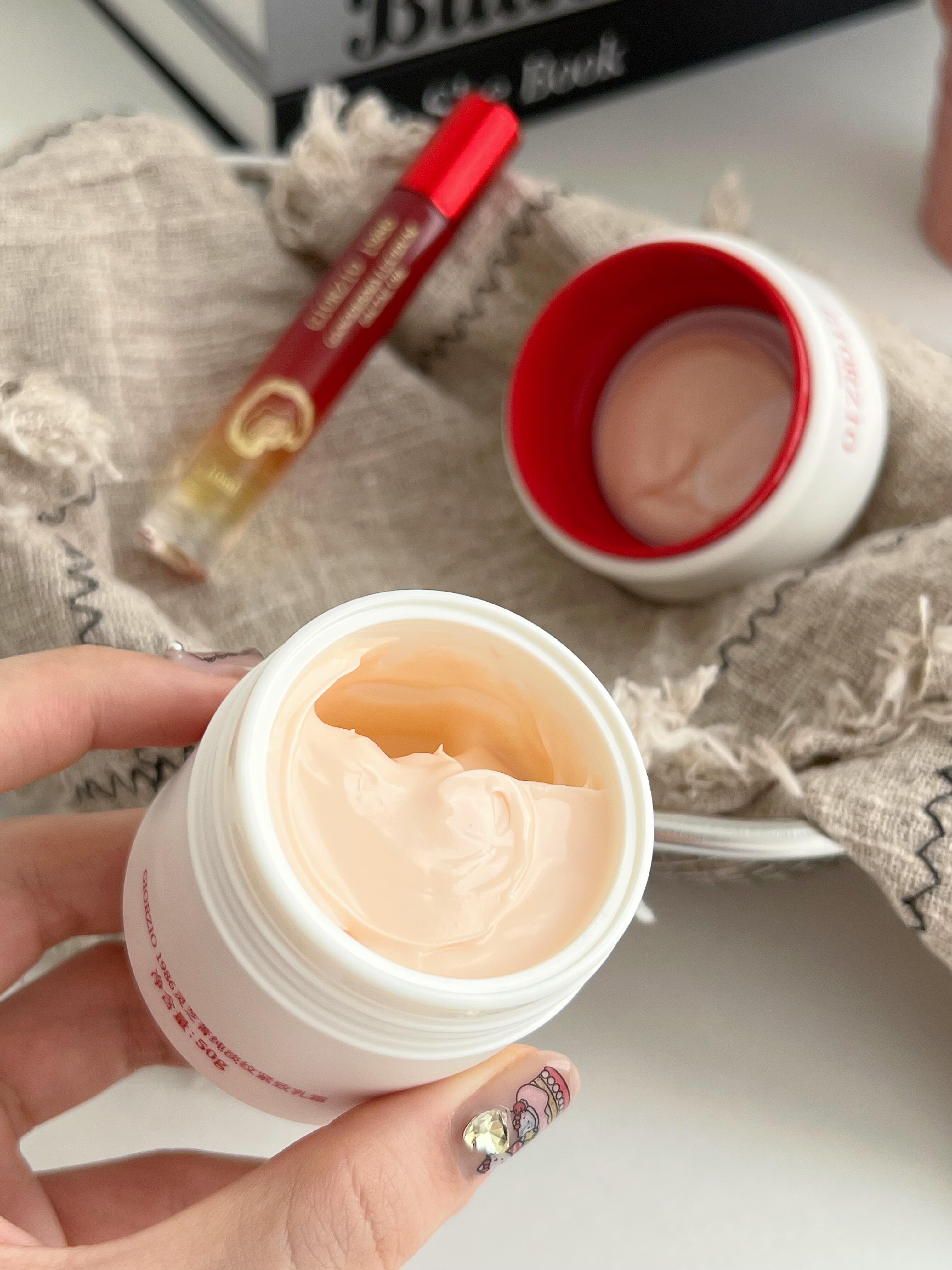 25岁初抗老做什么?这几款入门级面霜,预防细纹产生 25岁初抗老做什么?这几款入门级面霜,预防细纹产生